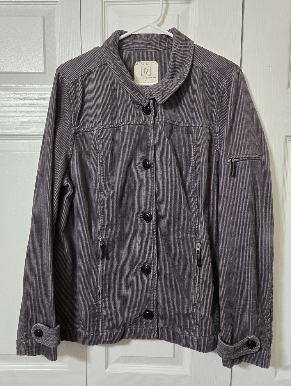 Gray Corduroy Jacket w/Zippered Pockets, Button Up Closure, Size XL, Like New